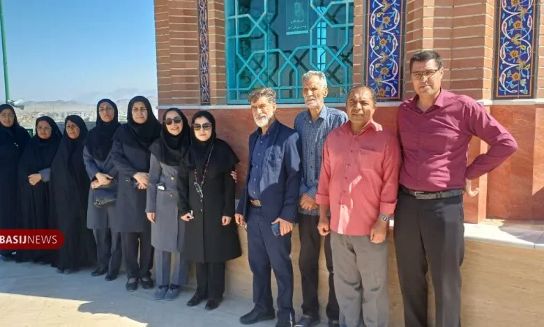 تجدید میثاق با شهیدان در آغاز هفته دفاع مقدس و روز پرچم تجدید میثاق با شهیدان در آغاز هفته دفاع مقدس و روز پرچم