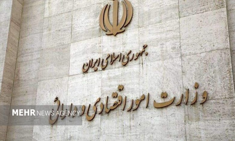 گلایه وزارت اقتصاد به عدم صدور مجوز توزیع اینترنتی دارو