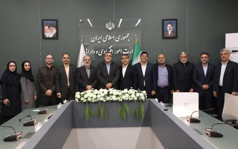 استقبال معاون وزیر اقتصاد از عملکرد بانک مسکن در تامین مالی پروژه‌ها