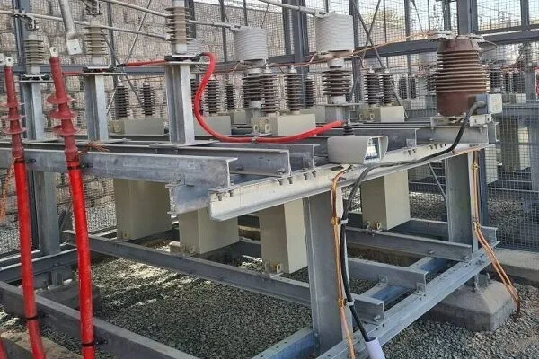 بهره‌برداری از ۲۴.۴ مگاوار بانک خازنی در شبکه برق غرب کشور