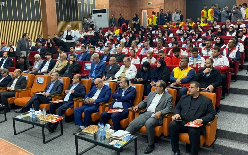 حضور مناف هاشمی در آیین اختتامیه ستاد ساماندهی سواحل شمال کشور حضور مناف هاشمی در آیین اختتامیه ستاد ساماندهی سواحل شمال کشور