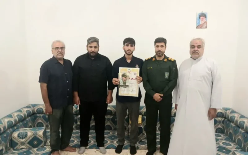 دیدار و تجلیل فرمانده ناحیه مقاومت بسیج شادگان از بسیجی قهرمان کاراته کشور