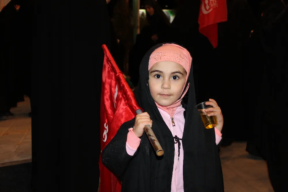 میدان امام حسین (ع) کبودراهنگ غرق در شور و شادی میلاد عقیله بنی‌هاشم (س)