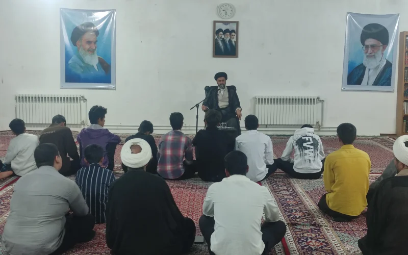 استقامت مردم در برابر فشارهای دشمن، نشانه انتظار واقعی برای ظهور است