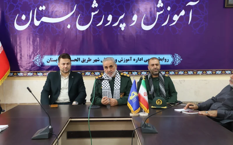 معلمان در خط مقدم جهاد تبیین و مقابله با جنگ نرم دشمن قرار دارند