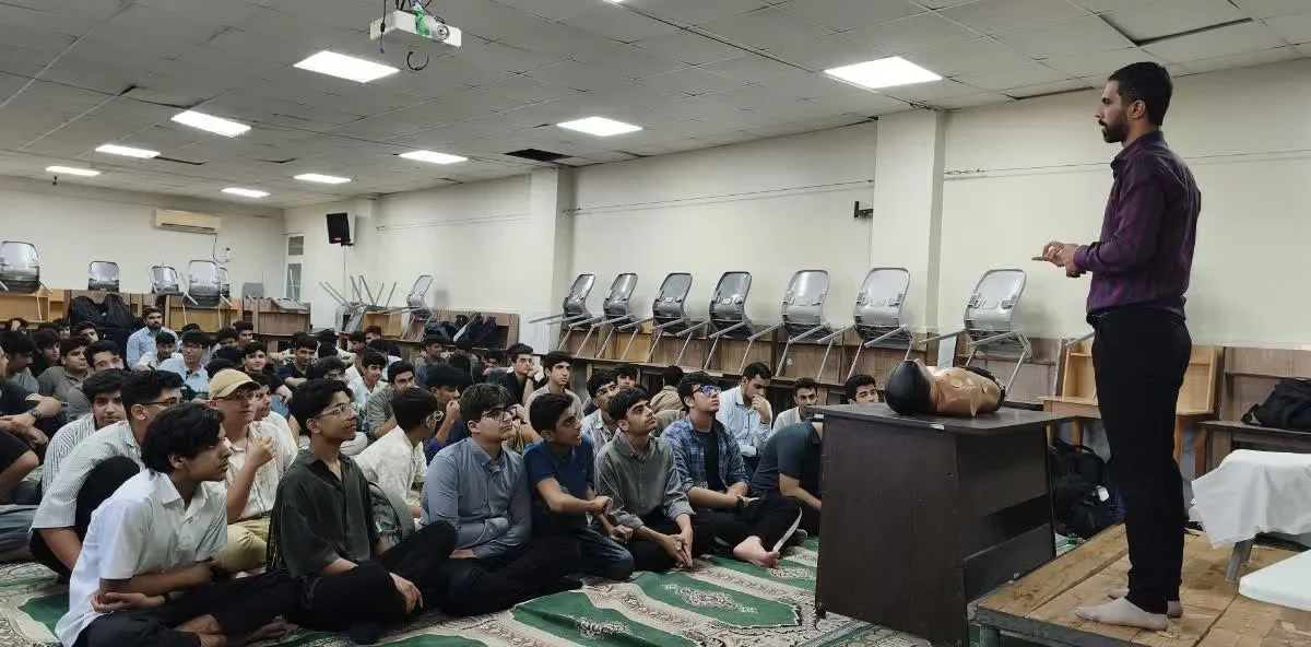 برگزاری کارگاه آموزشی سلامت روان و احیای قلبی در مدرسه دخترانه سما بندرعباس