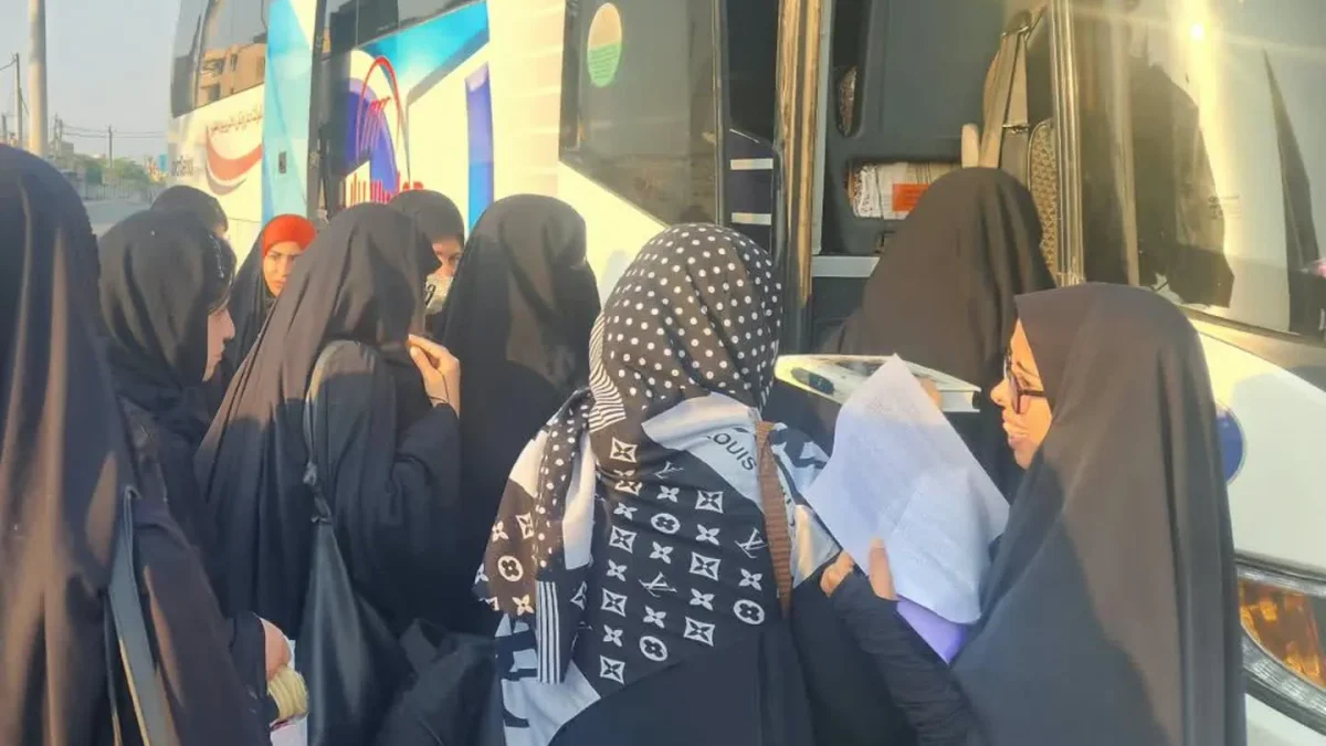 اعزام کاروان زیارتی بانوان بسیجی شهرستان جاسک به مشهد مقدس